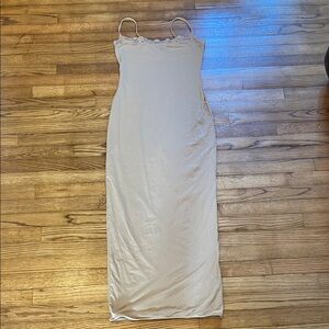 SKIMS Light Tan Lace-Trim Spaghetti Strap Maxi Slip Dress Sz L